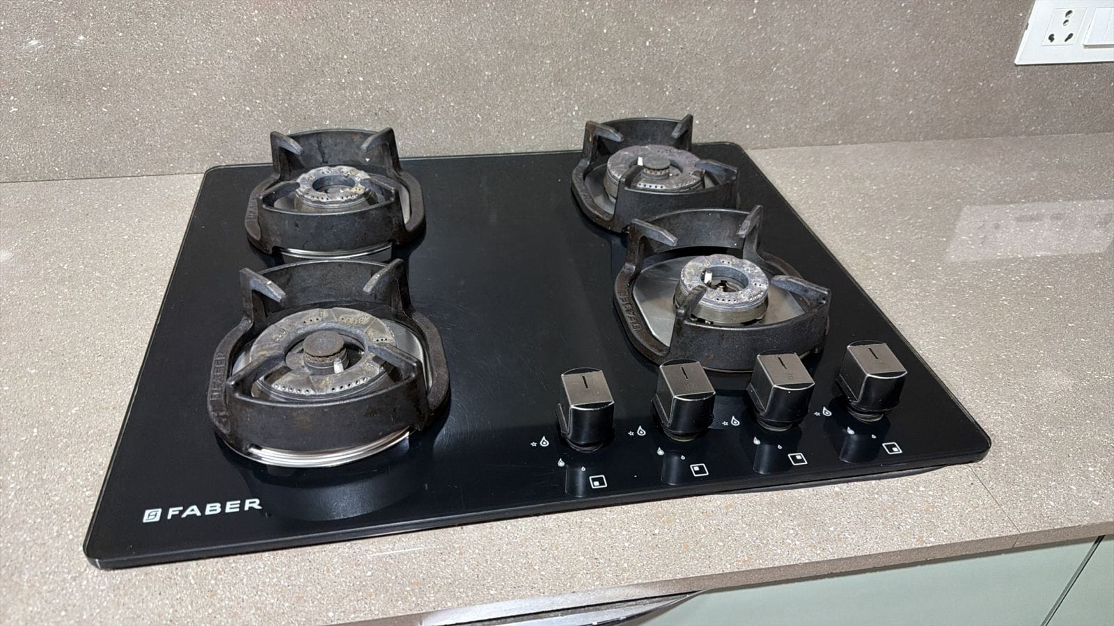 Microwave oven repair service